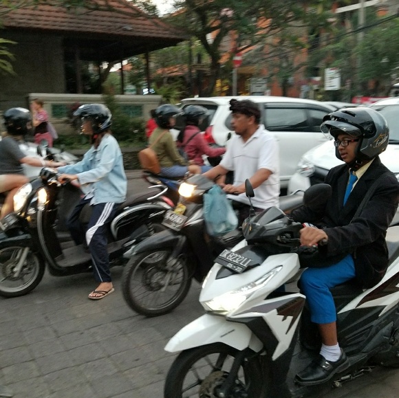 *FOLLOW ME”👉🏼🚴🏼‍♀️🛵🛴✈️🛩➡️➡️➡️ - Picture 2 of 4